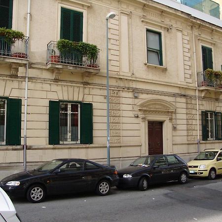 La Maison Des Livres Реджо ди Калабрия Екстериор снимка