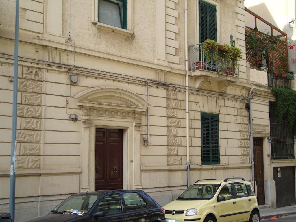 La Maison Des Livres Реджо ди Калабрия Екстериор снимка